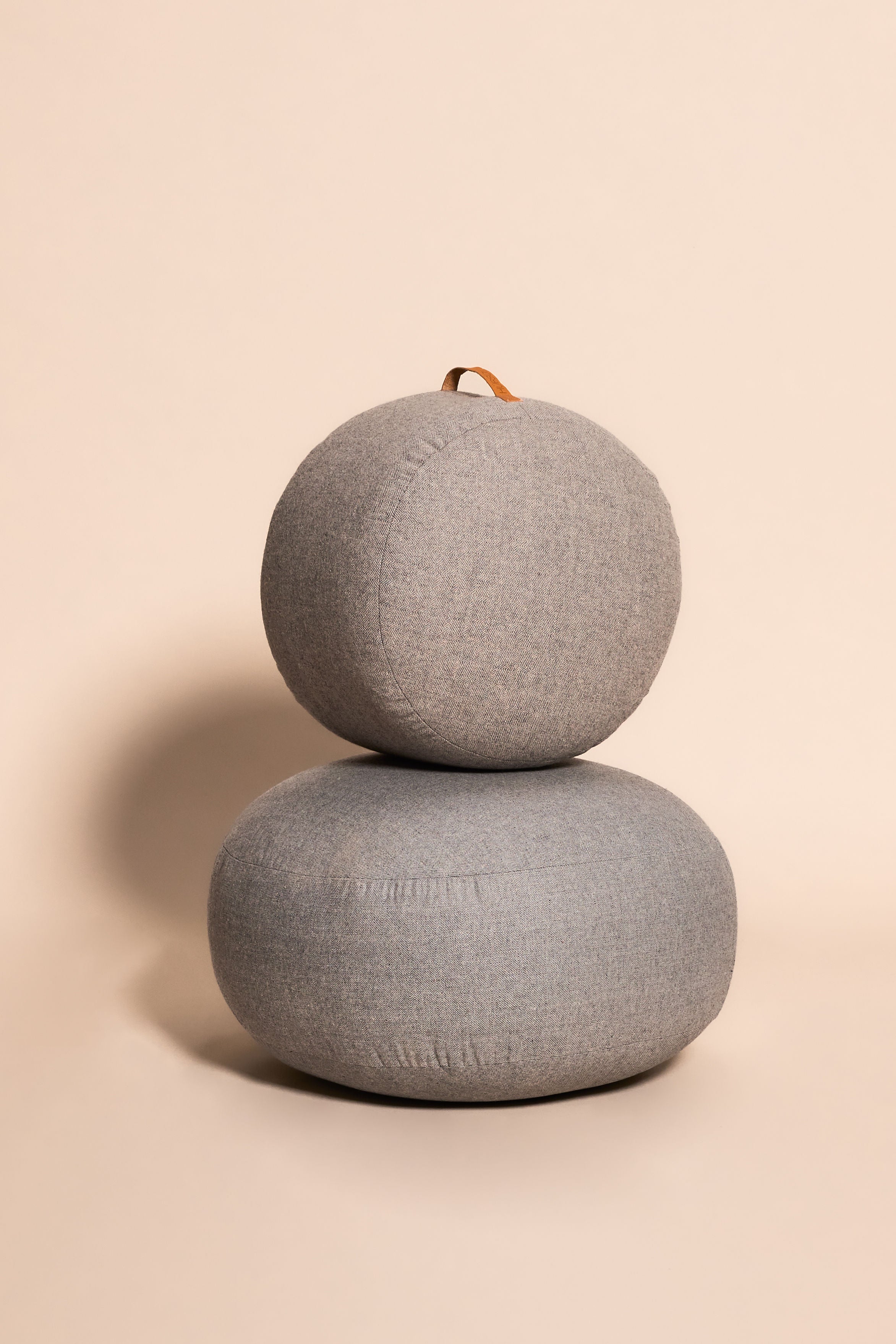 Hübsch Mochi Poef Ø50 Grau