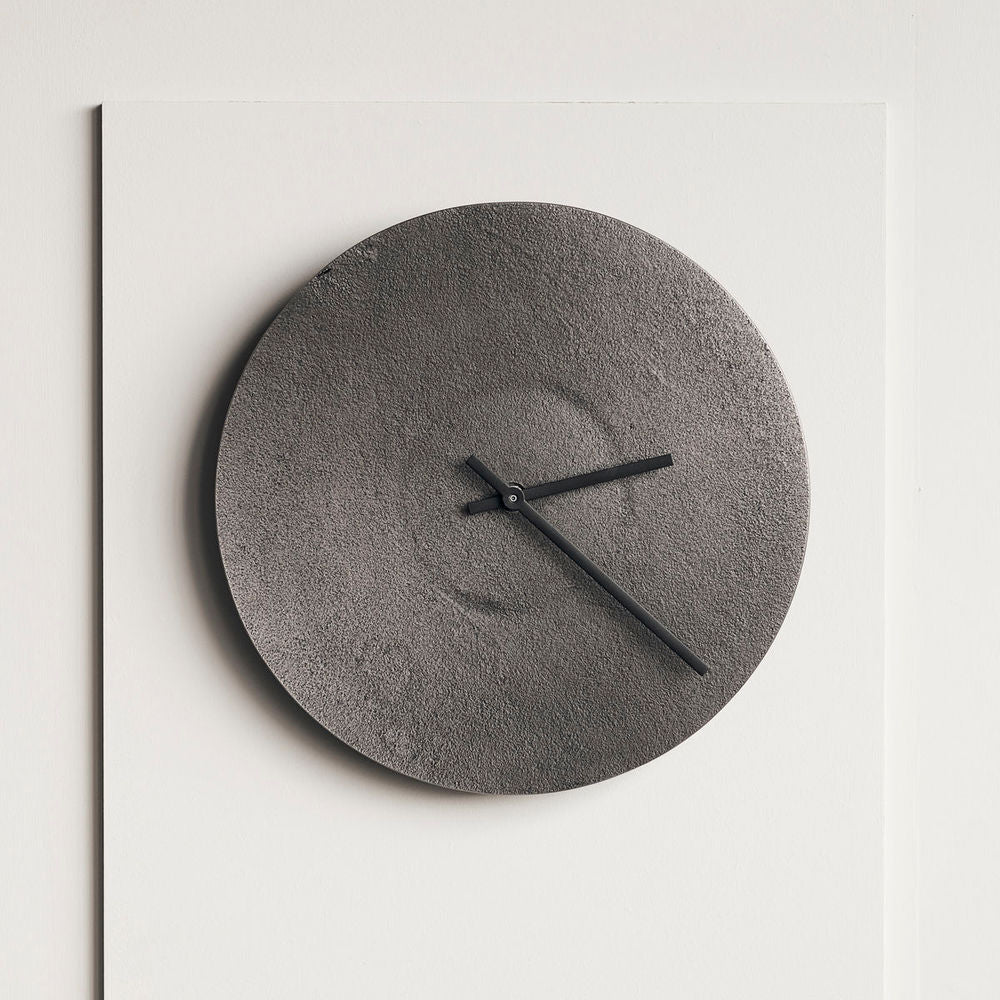 House Doctor Reloj, Thrissur, metal antiguo