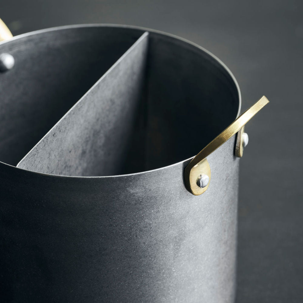 Nicolas Vahe Organizador, Presentación, Acabado plata