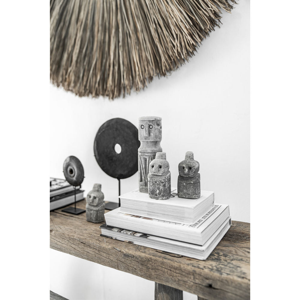 Bazar Bizar De Zwarte Riviersteen op Voet - M