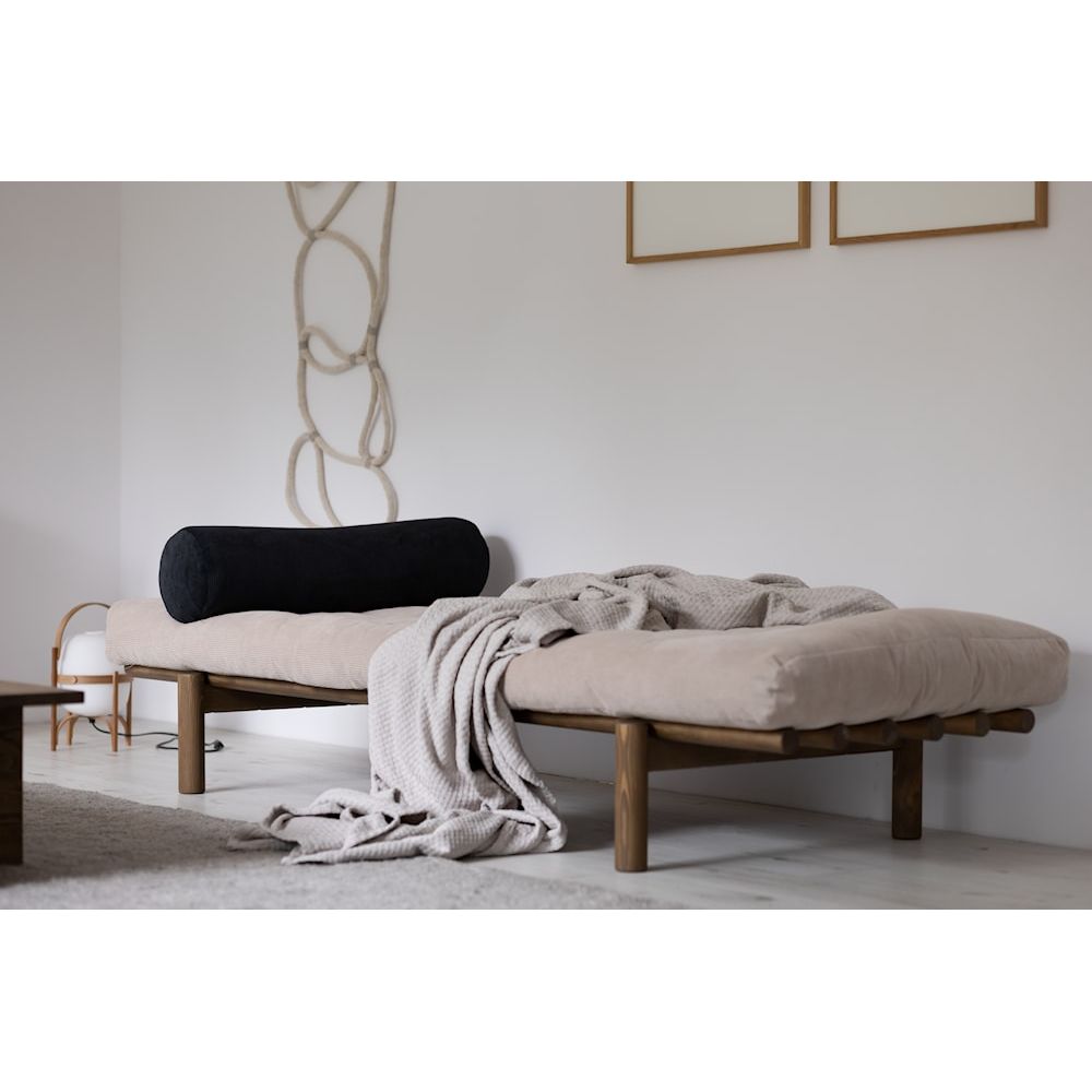 Karup Design NEXT DAYBED CAROB LACQUERED W. 4-LAYER MIXED MATTRESS FUDGE BROWN