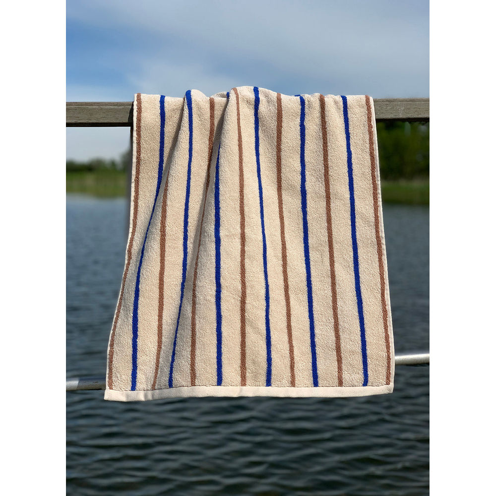 OYOY LIVING Raita Towel-100x150 cm-Karamell/Optisch Blau